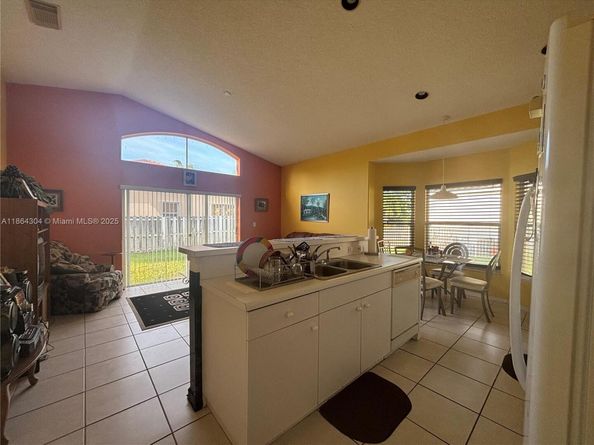 18581 NW 23rd St, Pembroke Pines FL 33029