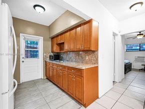 545 NW 77th St, Miami FL 33150