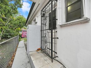 545 NW 77th St, Miami FL 33150