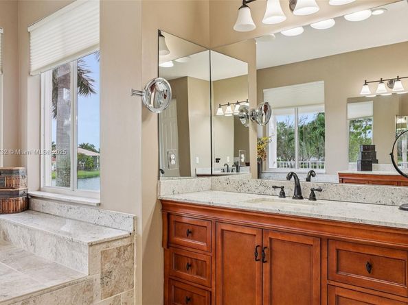 11759 Paradise Cove Ln, Wellington FL 33449