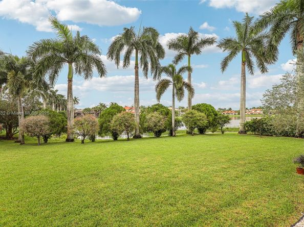 11759 Paradise Cove Ln, Wellington FL 33449