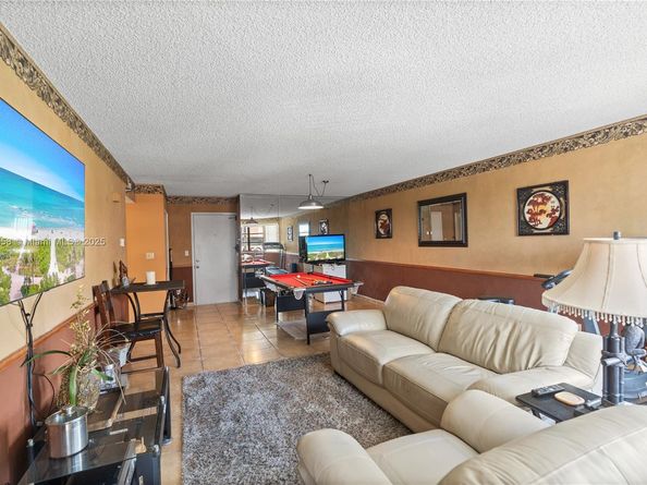 20840 San Simeon Way 307, Miami FL 33179