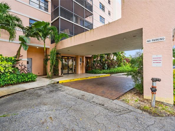 20840 San Simeon Way 307, Miami FL 33179