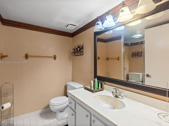 20840 San Simeon Way 307, Miami FL 33179