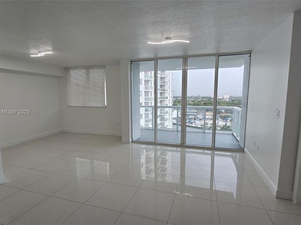 1871 NW S River Dr 1506, Miami FL 33125