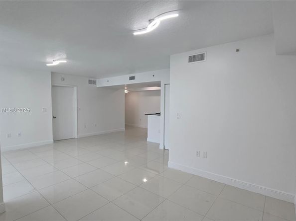 1871 NW S River Dr 1506, Miami FL 33125