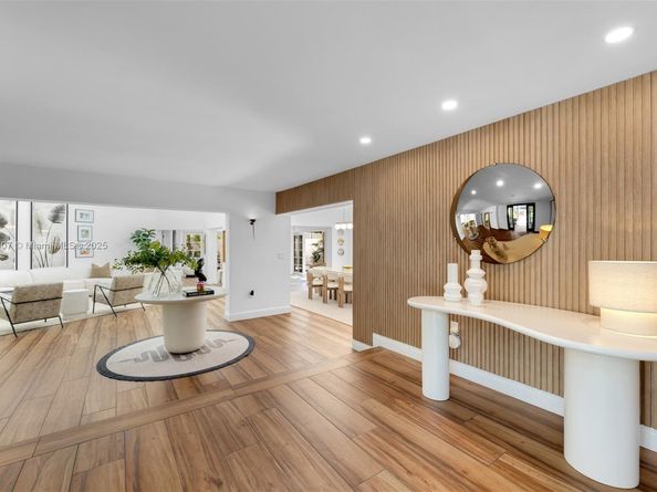 200 W Mcintyre St, Key Biscayne FL 33149