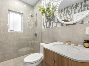 200 W Mcintyre St, Key Biscayne FL 33149