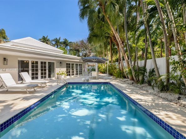 200 W Mcintyre St, Key Biscayne FL 33149