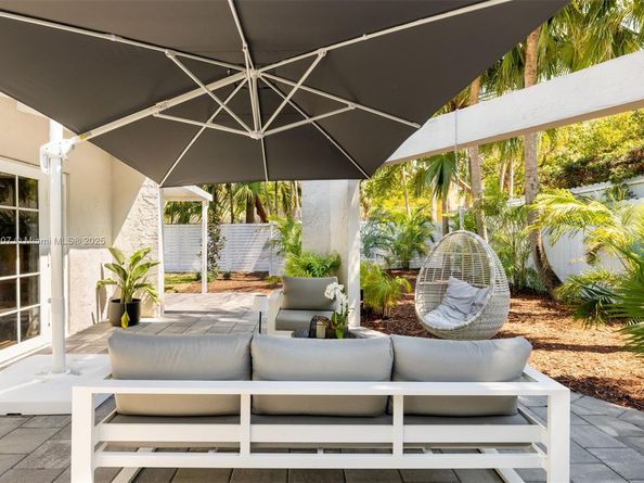200 W Mcintyre St, Key Biscayne FL 33149