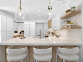 200 W Mcintyre St, Key Biscayne FL 33149
