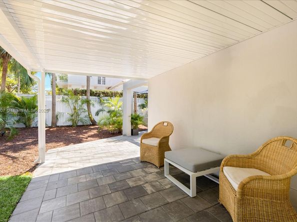 200 W Mcintyre St, Key Biscayne FL 33149