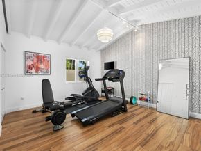 200 W Mcintyre St, Key Biscayne FL 33149