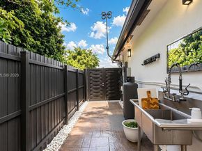 22262 SW 123rd Dr, Miami FL 33170