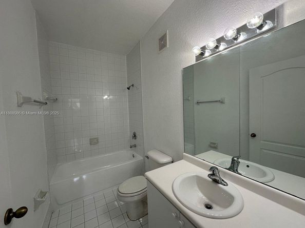 2524 SE 16th Rd 102, Homestead FL 33035