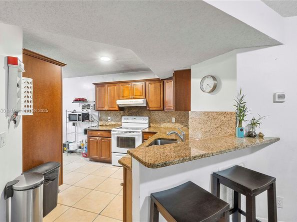 8761 Wiles Rd 206, Coral Springs FL 33067