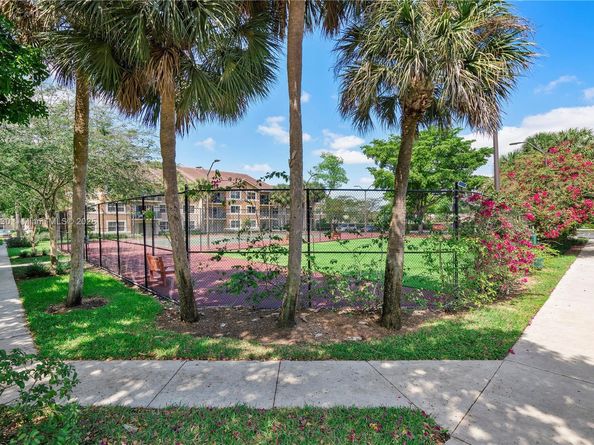 8761 Wiles Rd 206, Coral Springs FL 33067