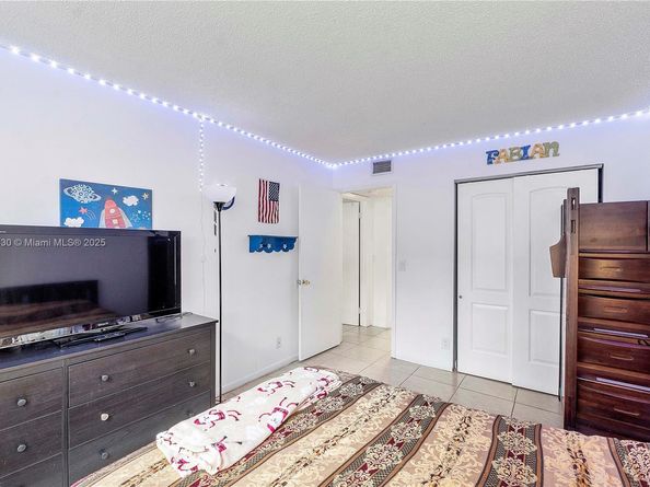 8761 Wiles Rd 206, Coral Springs FL 33067