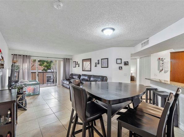 8761 Wiles Rd 206, Coral Springs FL 33067