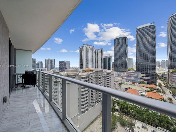 1100 S Miami Ave 1609, Miami FL 33130