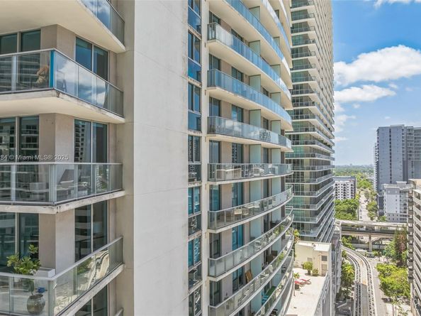 1100 S Miami Ave 1609, Miami FL 33130