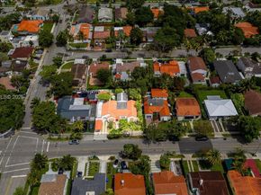 1879 SW 16th St, Miami FL 33145