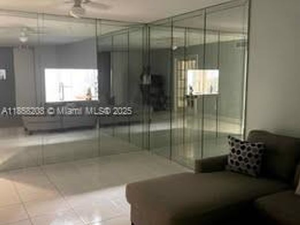 2840 Somerset Dr 101M, Lauderdale Lakes FL 33311