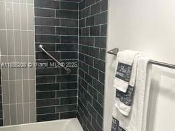 2840 Somerset Dr 101M, Lauderdale Lakes FL 33311