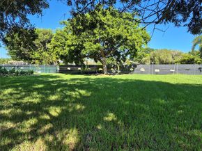 2902 Augusta Dr, Homestead FL 33035