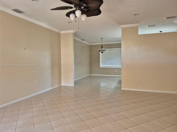 2902 Augusta Dr, Homestead FL 33035