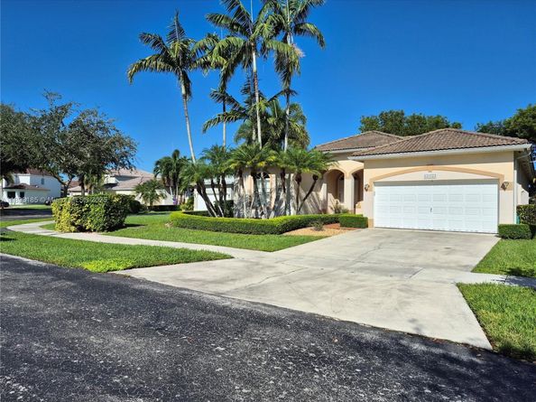 2902 Augusta Dr, Homestead FL 33035