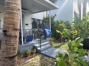 364 SW 11th St, Miami FL 33130