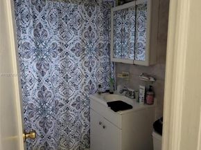 364 SW 11th St, Miami FL 33130