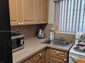 364 SW 11th St, Miami FL 33130