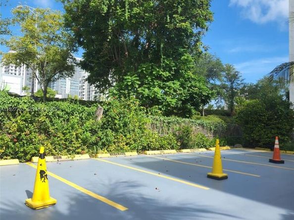 364 SW 11th St, Miami FL 33130