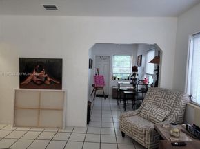 364 SW 11th St, Miami FL 33130