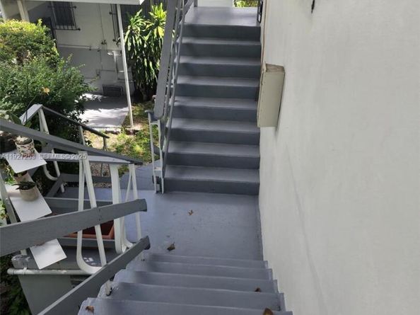 364 SW 11th St, Miami FL 33130