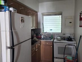 364 SW 11th St, Miami FL 33130