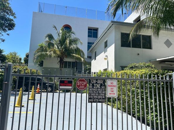 364 SW 11th St, Miami FL 33130