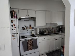 364 SW 11th St, Miami FL 33130