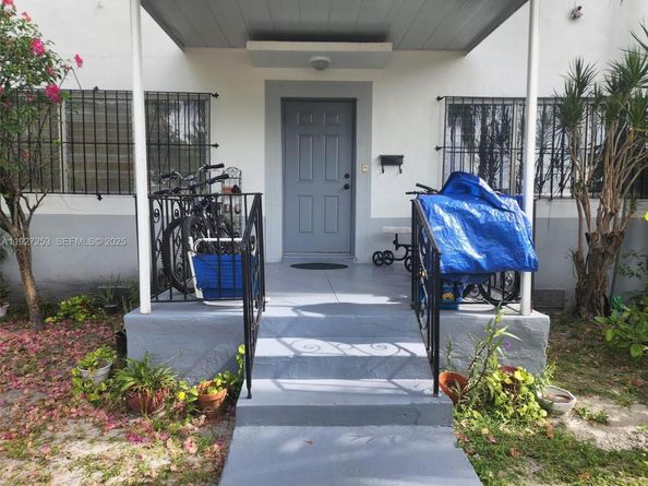 364 SW 11th St, Miami FL 33130