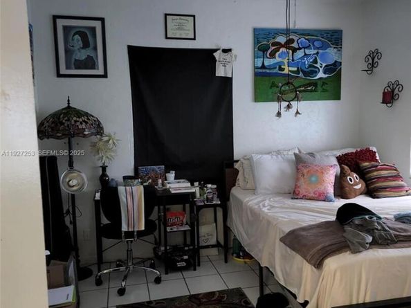 364 SW 11th St, Miami FL 33130