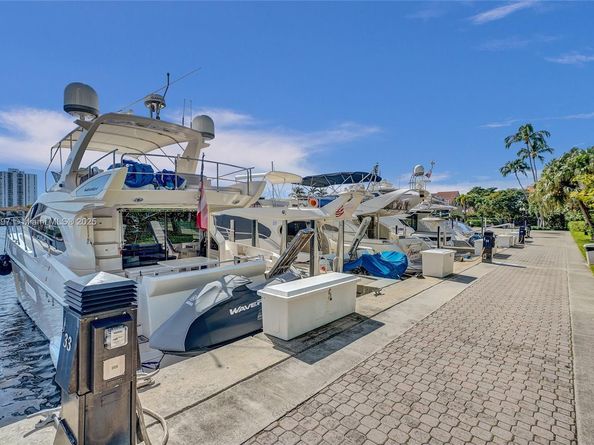 3640 Yacht Club Dr 1704, Aventura FL 33180