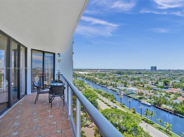3640 Yacht Club Dr 1704, Aventura FL 33180