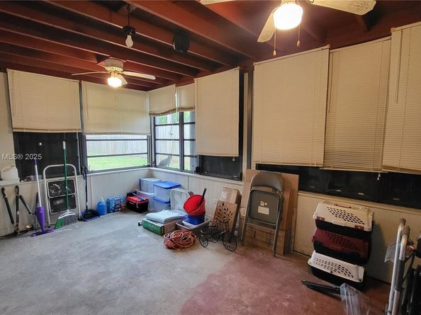 521 N 70th Way, Hollywood FL 33024