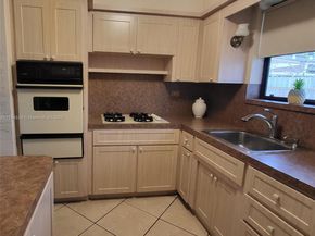 521 N 70th Way, Hollywood FL 33024