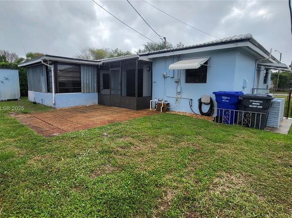 521 N 70th Way, Hollywood FL 33024