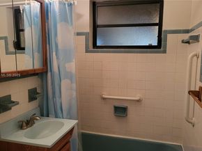 521 N 70th Way, Hollywood FL 33024
