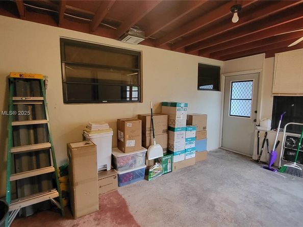 521 N 70th Way, Hollywood FL 33024