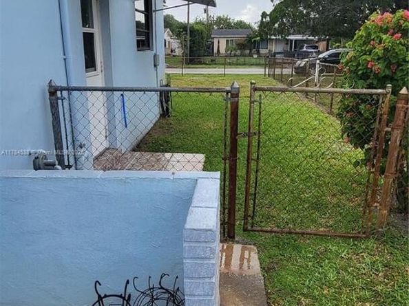521 N 70th Way, Hollywood FL 33024